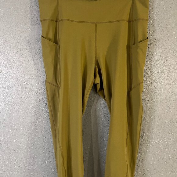 Fabletics Pure Luxe 2X Army Green Yoga Pants Capris with Pockets - Picture 1 of 9
